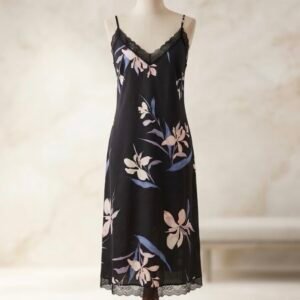 The slip dress that’s giving old money ✨